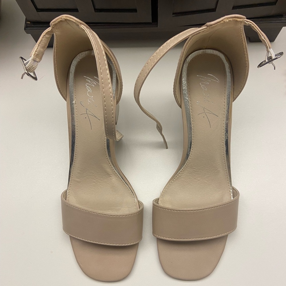 Elegant Beige Women's Sandals